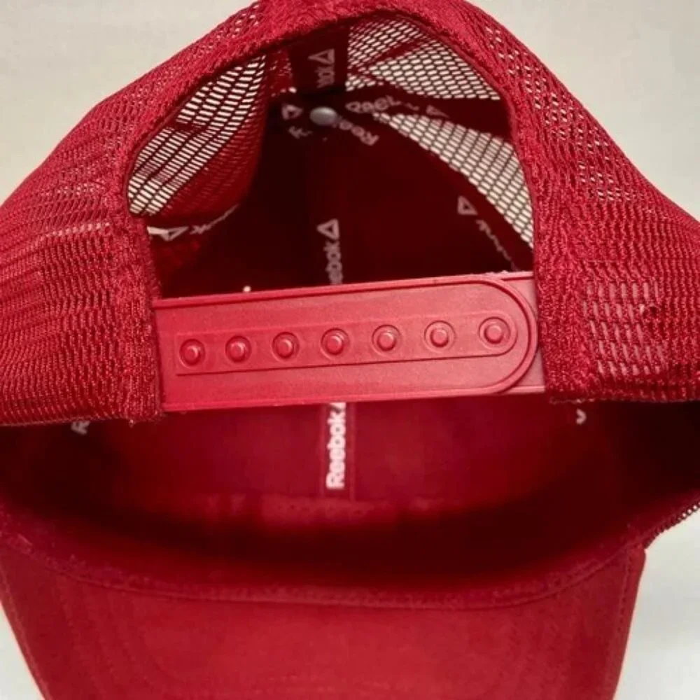 Reebok Snapback Trucker Cap Adult OSFA Adjustable Red Embroidered Mesh Back Hat‎